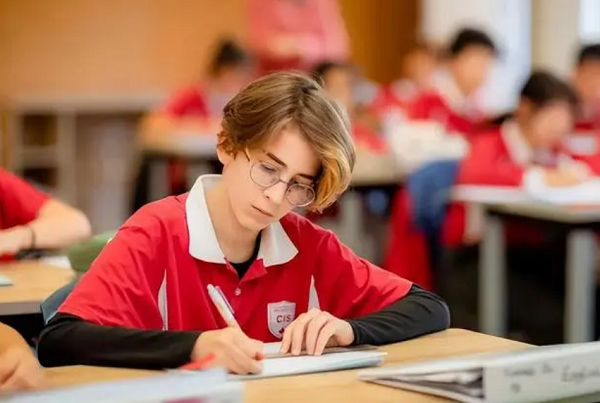 后悔让孩子读国际学校可以转学