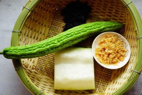 坐月子期间禁止吃的12种蔬菜要避开！新手妈妈必看指南