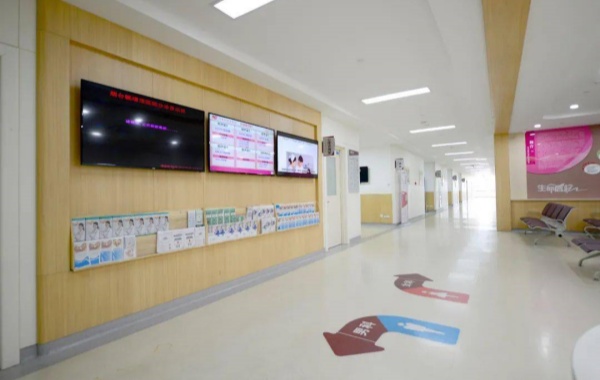 35岁女性做三代试管婴儿是不是需要全程住院呢？