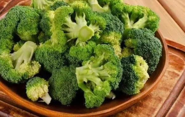 饮食应保持多样化和均衡