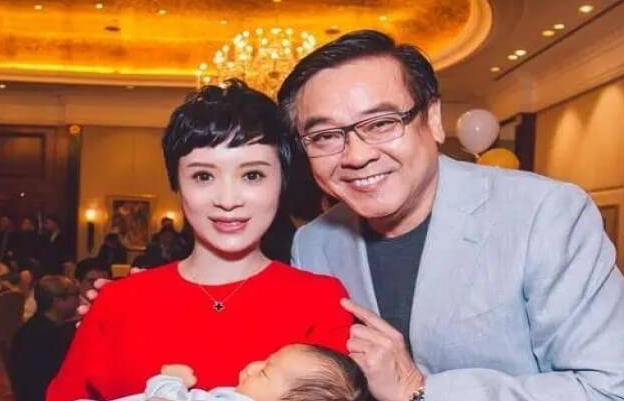 金巧巧二胎生的是男孩女孩看过来，长相首次曝光速览