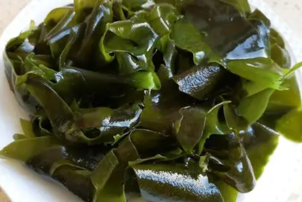 子宫肌瘤最怕4种食物，海带、芝麻都是它的克星