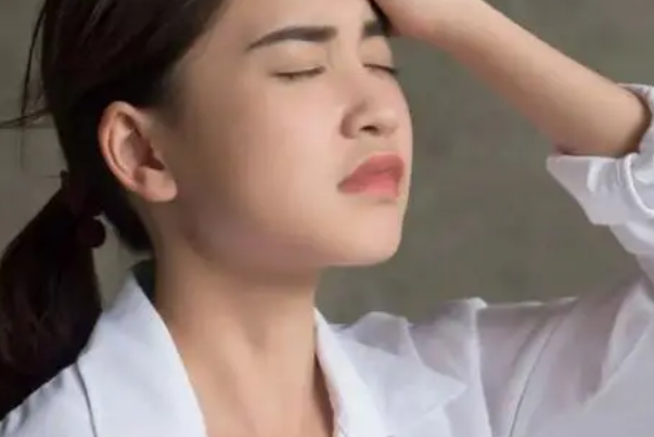 降调失败后女性会感到头晕