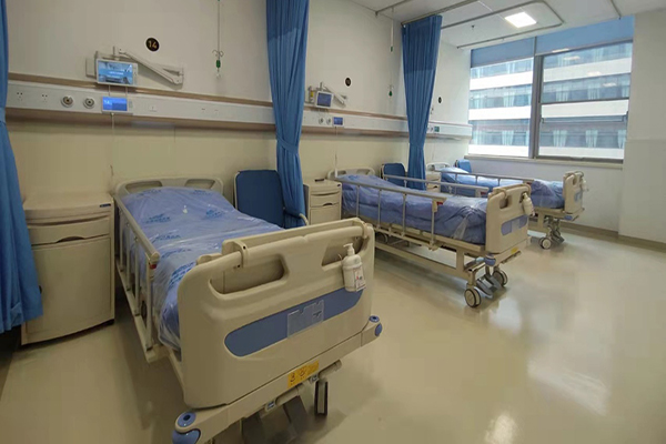 医院床位费一般50元一天