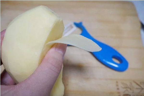 土豆片敷乳房可缓解疼痛