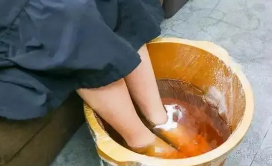 泡脚时间不要超过半小时