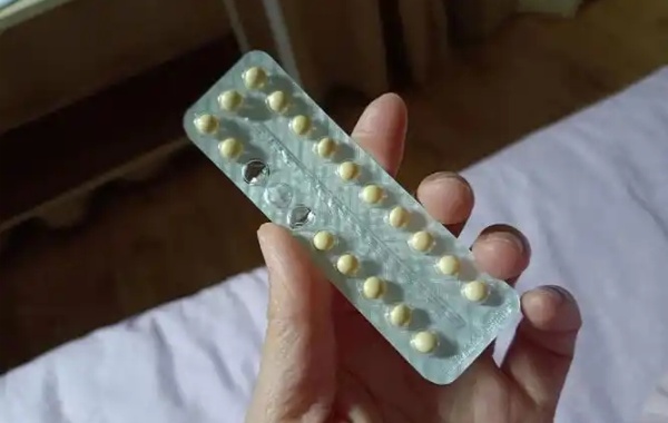 多囊女性服用达英35做一代试管前能调节内膜吗？